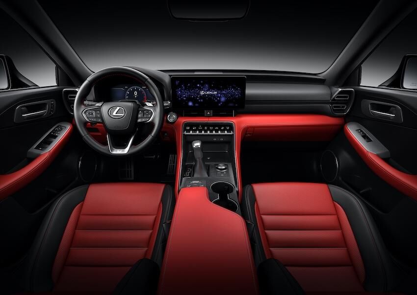 ▲第三次小改款LEXUS IS日本售價曝光,漲幅約10萬新台幣。(圖/翻攝自LEXUS)