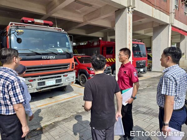 ▲消防署簡任視察溫渭州率專家小組至台南消防局進行114年度安衛評鑑。(記者林東良翻攝,下同)