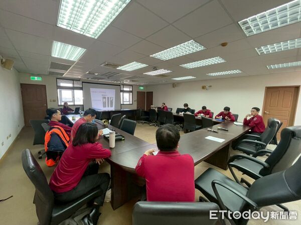 ▲第四大隊舉辦消防安檢講習,強化安檢人員實務操作與法規更新。(記者林東良翻攝,下同)