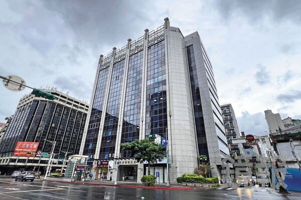 凱思國際(圖)全盛時期狗仔多達十人,已有人向檢調指出,接受黃國昌指示跟拍特定政治人物。(鏡報李智為)