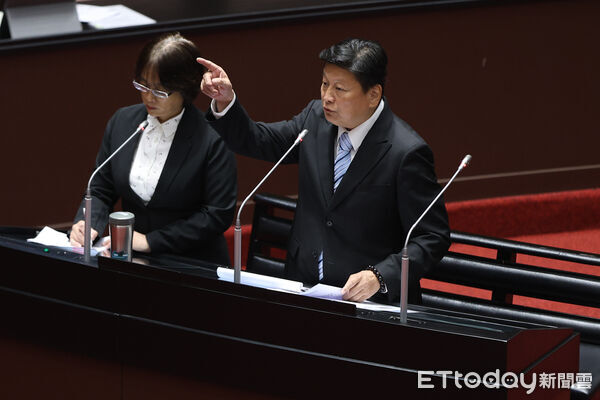 ▲立法委員傅崐萁質詢。(圖/記者林敬旻攝)