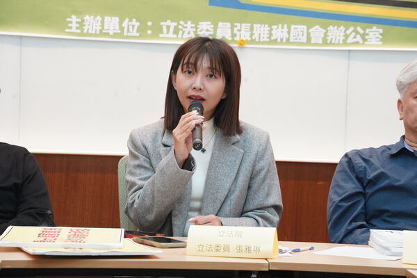 ▲▼民進黨立委張雅琳今(18日)與行無礙資源推廣協會、中華民國身心障礙者休閒運動推廣協會、台灣障礙青年協會、台灣障礙者權益促進會共同召開「運動平權不能等:拒絕場館歧視、落實運動平權-適應運動記者會」。(圖/立委張雅琳國會辦公室提供)