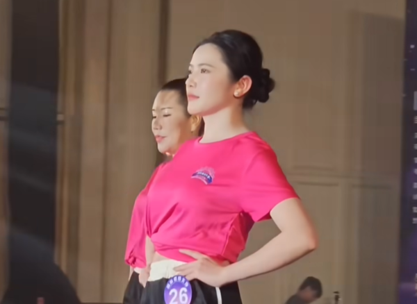 ▲▼國際模特兒大賽「中國大媽」奪冠。(圖/翻攝自微博)