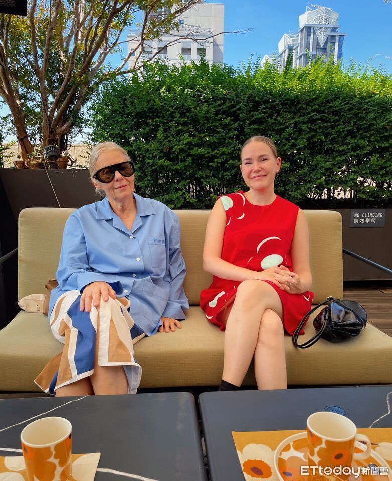 ▲Marimekko創意總監Rebekka Bay(左)與行銷總監Sanna-Kaisa Niikko日前來台。(圖 / 記者林明瑋攝)。