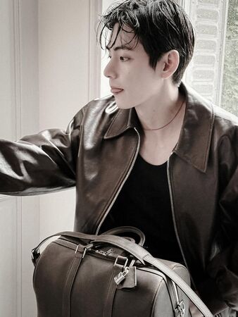 ▲宋江LOEWE 朴寶劍、V CELINE。(圖/品牌提供)