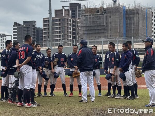 ▲平鎮高中在黑豹旗逆轉擊敗穀保家商。(圖/記者蘇嘉偉攝)