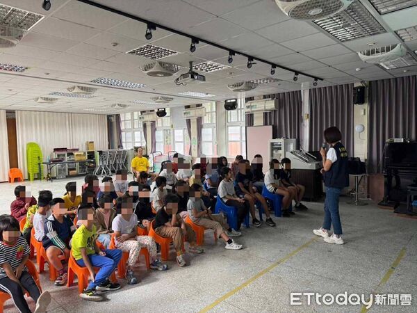 ▲台東警推動婦幼安全觀念。(圖/記者楊晨東翻攝)