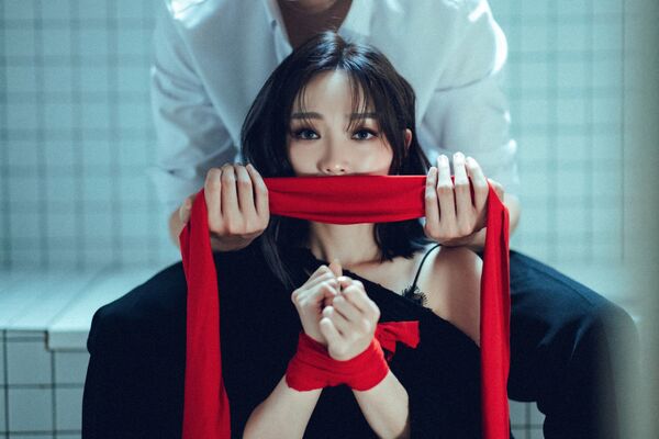 ▲▼ 閻奕格挑戰演出一個被困在有毒關係裡、毫無反抗能力的女性角色。(圖/格聲娛樂有限公司提供)