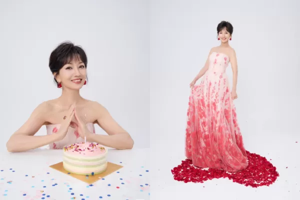 ▲趙雅芝於社群平台上傳照片歡度72歲生日以粉紅為主調的生日寫真。(圖/翻攝自微博/趙雅芝)