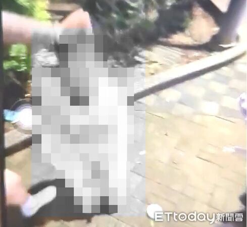 ▲小如在校外遭同學霸凌拍攝影片,母親泣訴校方處理方式過於消極。(圖/記者陸運陞攝)