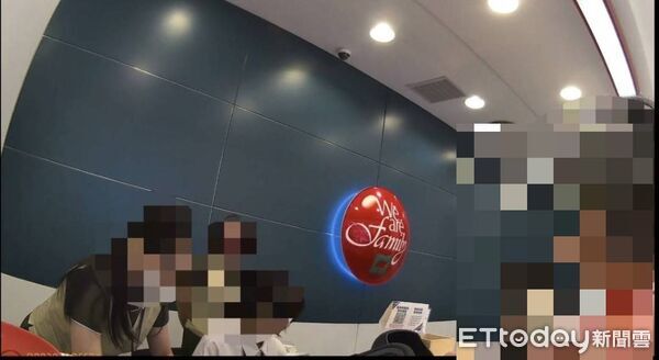 ▲內湖一張女到銀行匯款200萬疑遭詐騙所幸機警行員和警員擋下 。(圖/記者張君豪翻攝)