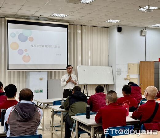▲台南消防局舉辦幫浦消防車運用共識營,162名外勤幹部分梯受訓。(記者林東良翻攝,下同)