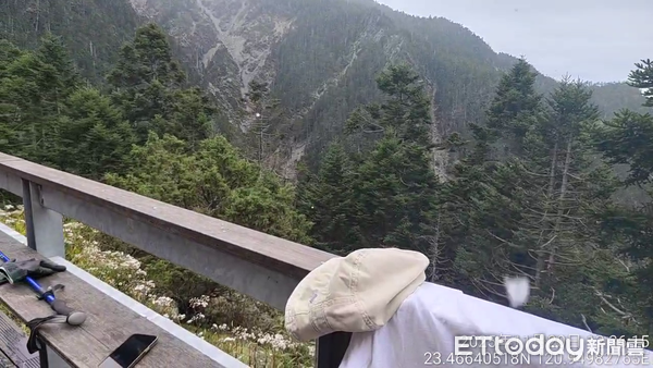 ▲玉山降下入秋以來第一場雪。(圖/玉山國家公園管理處提供)