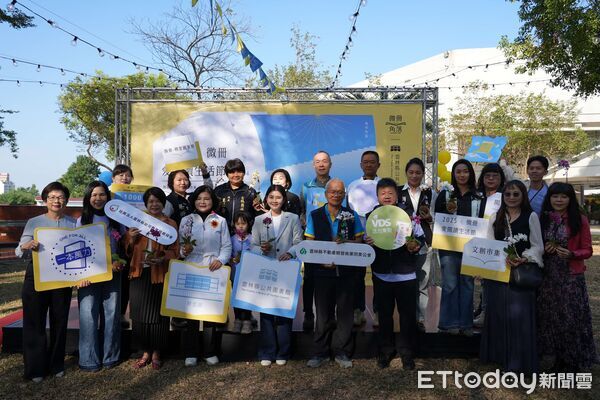 ▲行啟記念館將舉行耕雲圖書館藍圖展覽,吸引民眾駐足了解未來規劃。(圖/記者游瓊華翻攝)