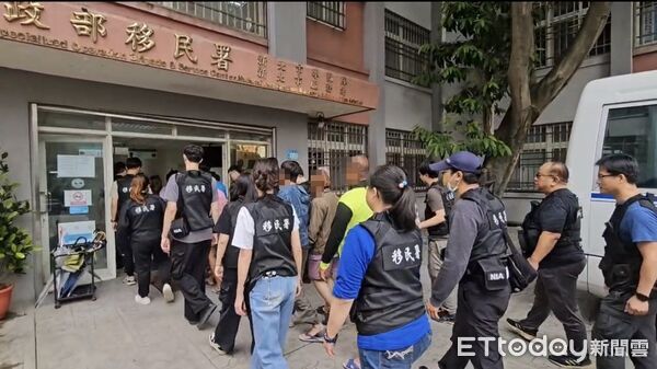 ▲移民署拂曉出擊一舉破獲泰籍非工仲介集團。(圖/記者陸運陞翻攝,下同)