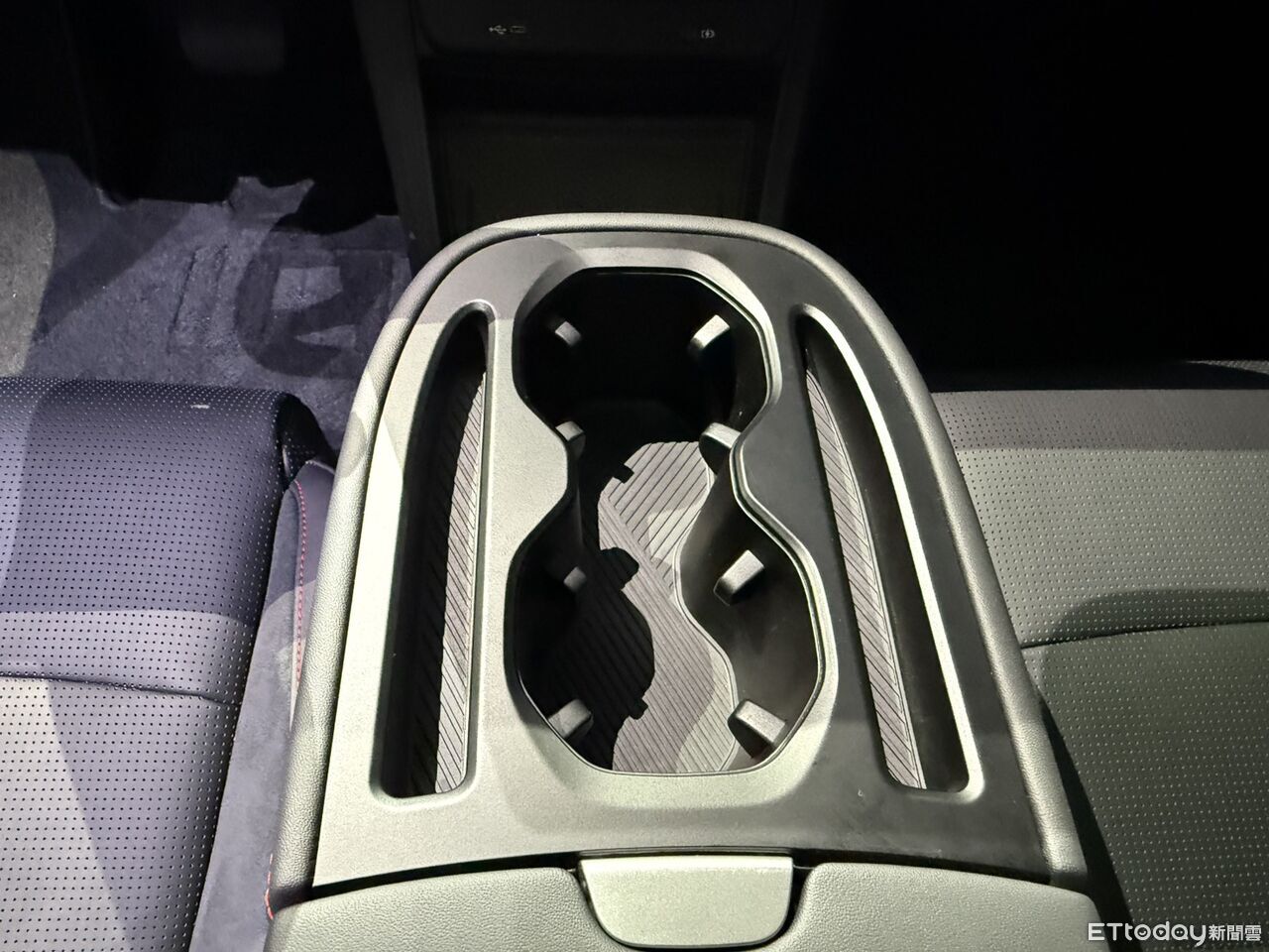 ▲鴻海Model B現場已經展示量產市售規格。(圖/記者徐煜展攝)