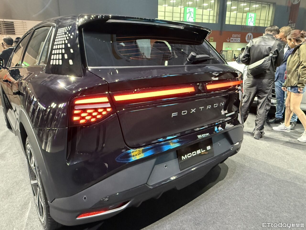 ▲鴻海Model B現場已經展示量產市售規格。(圖/記者徐煜展攝)