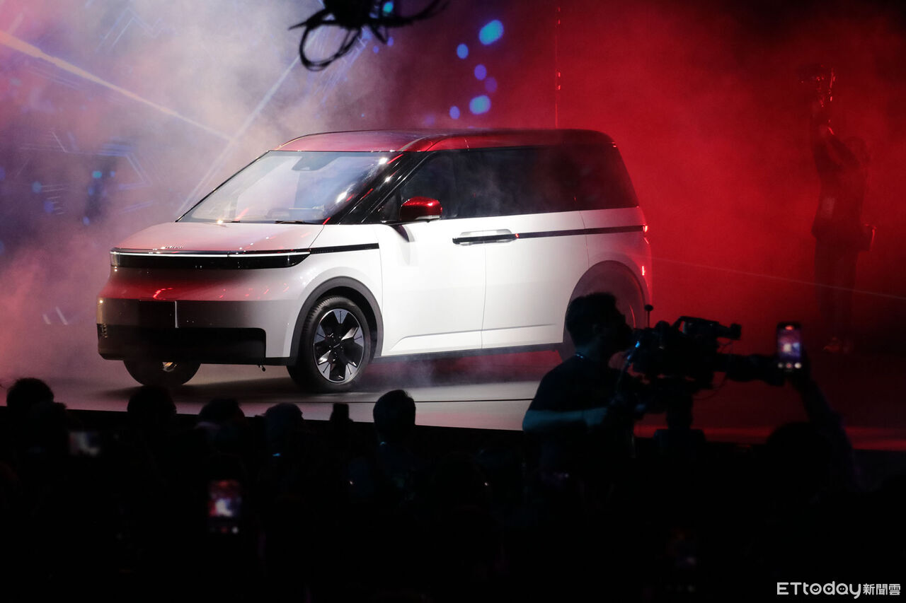 ▲HHTD25鴻海科技日-Model A電動車。(圖/記者張慶輝攝)