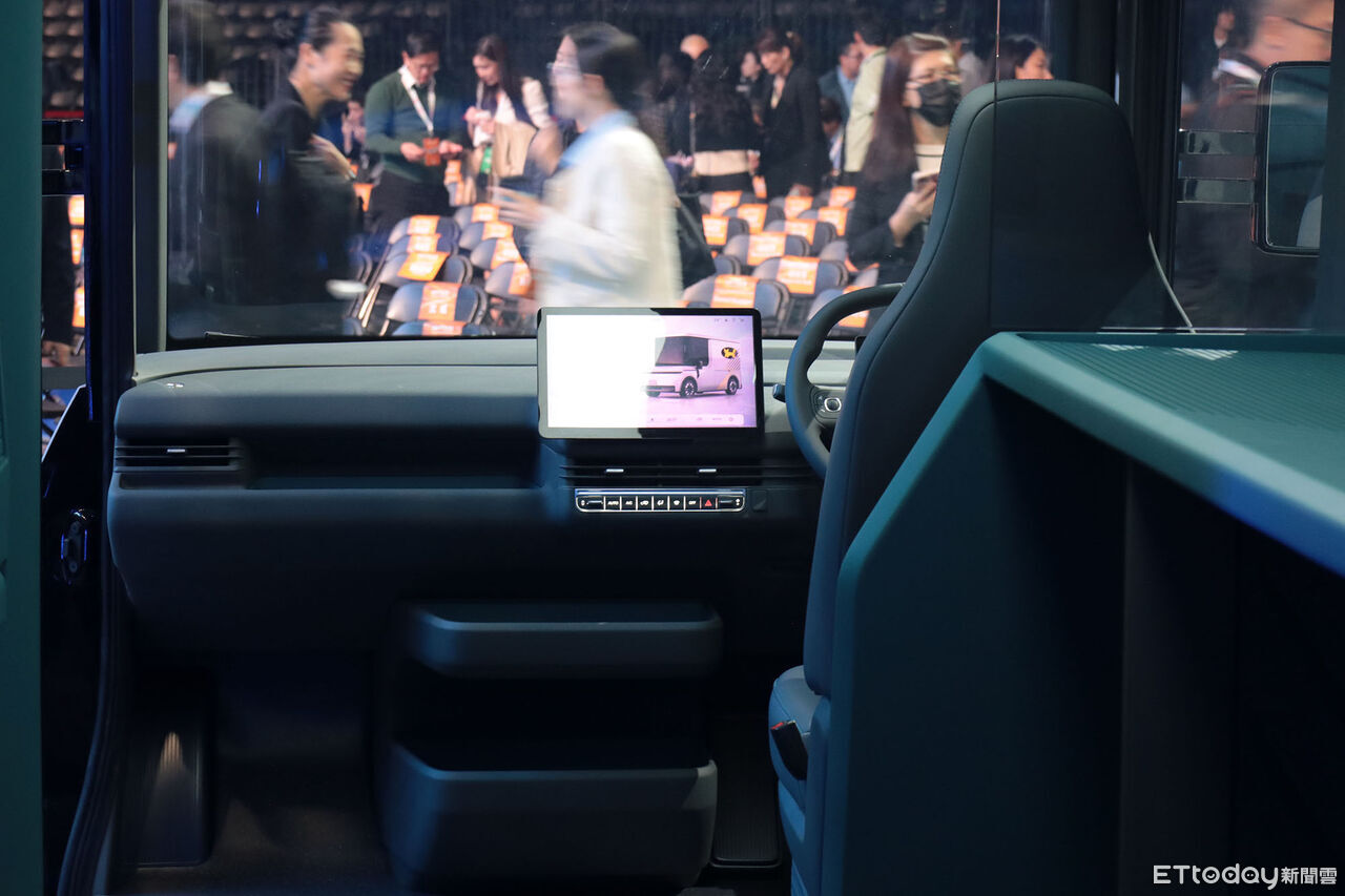 ▲HHTD25鴻海科技日-Model A電動車。(圖/記者張慶輝攝)