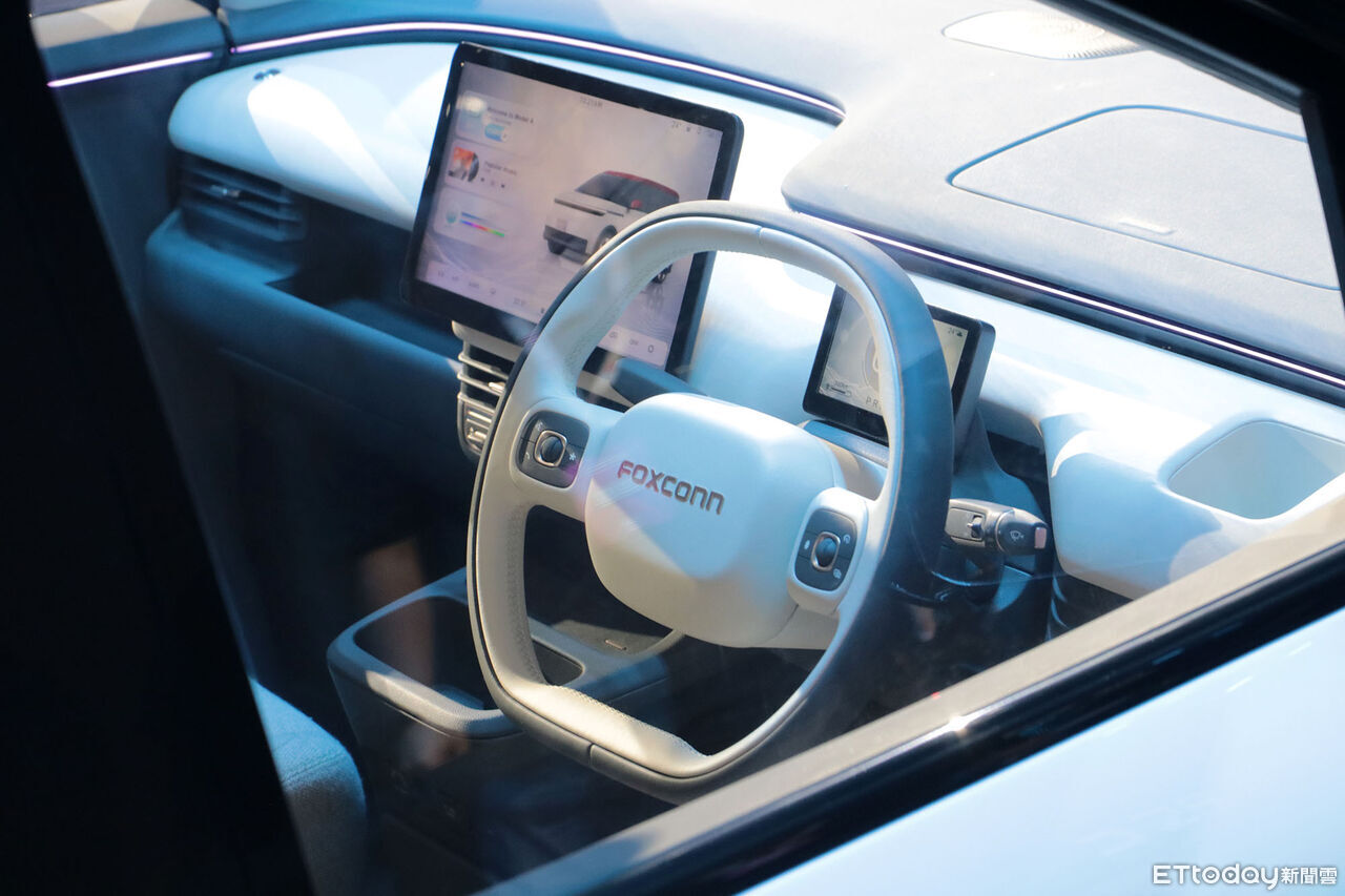 ▲HHTD25鴻海科技日-Model A電動車。(圖/記者張慶輝攝)