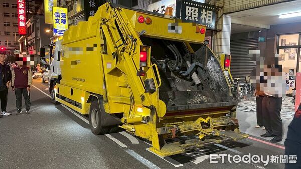 ▲高雄月世界冒出兩座垃圾山,檢再聲押3人。(圖/記者陳宏瑞翻攝,下同)