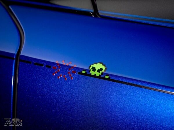 致敬 8-bit 街機文化的客製化新作 Rolls-Royce 推出 Black Badge Ghost Gamer