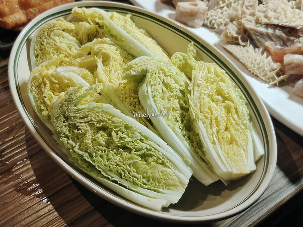 ▲▼台北忠孝敦化站復古港式火鍋「波記私宅打邊爐」,手工丸餃與招牌菜。(圖/部落客WISELY提供)