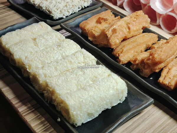 ▲▼台北忠孝敦化站復古港式火鍋「波記私宅打邊爐」,手工丸餃與招牌菜。(圖/部落客WISELY提供)