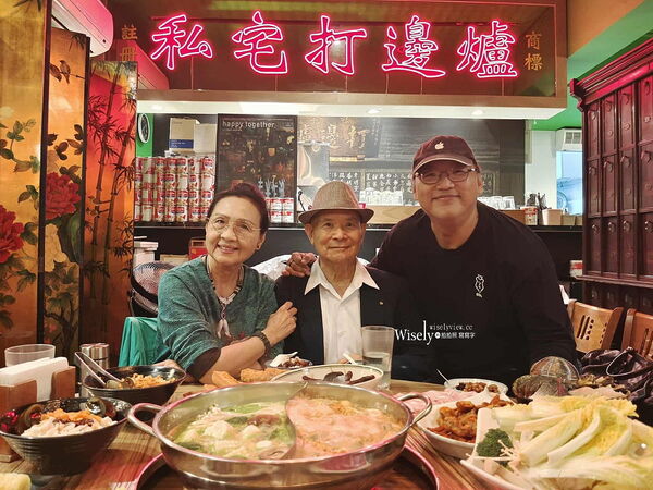 ▲▼台北忠孝敦化站復古港式火鍋「波記私宅打邊爐」,手工丸餃與招牌菜。(圖/部落客WISELY提供)