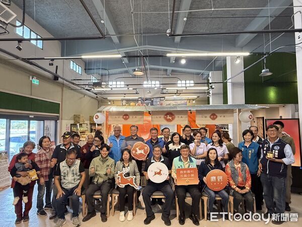 ▲台東「鹿野農村社區小舖」熱鬧開幕。(圖/記者楊晨東翻攝)