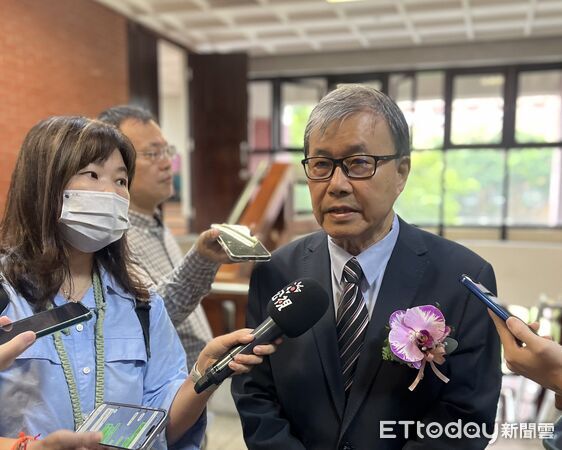 ▲▼教育部長鄭英耀表示,透過修法減少校事會議上校園濫訴問題。(圖/記者許敏溶攝)