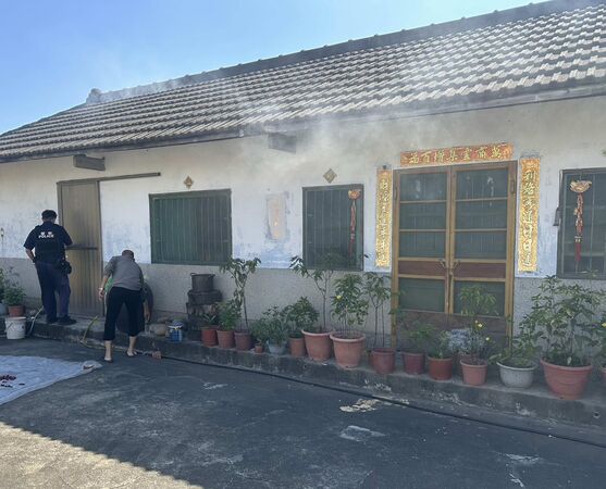 ▲午仔魚煎到臭伙搭。(圖/消防提供)