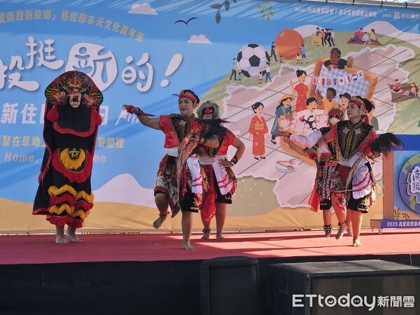 ▲南投「挺新的!」新住民家庭日由印尼戰馬舞熱鬧開場。(圖/記者高堂堯攝,下同)