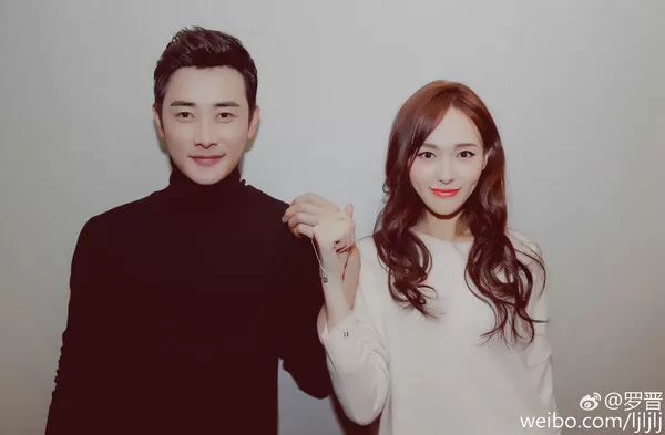 ▲▼唐嫣才爆離婚「低調現身羅晉父親葬禮」。(圖/翻攝自微博/羅晉)