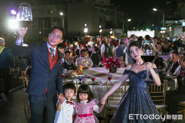 ▲台南市議員李宗霖與律師陳嘉伶完成終身大事,婚宴席開百桌,現場星光熠熠祝福新人。(記者林東良翻攝,下同)