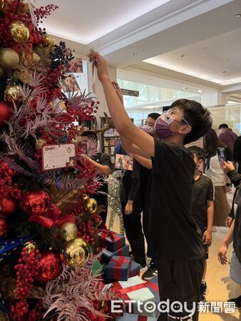 ▲▼ 耐斯王子大飯店第19屆聖誕心願卡活動開跑 。(圖/耐斯王子大飯店提供)