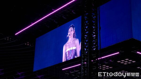 ▲▼TWICE 。(圖/讀者提供)