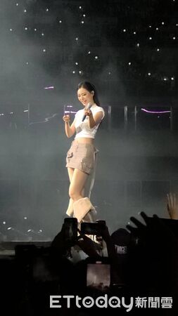 ▲▼TWICE 。(圖/讀者提供)