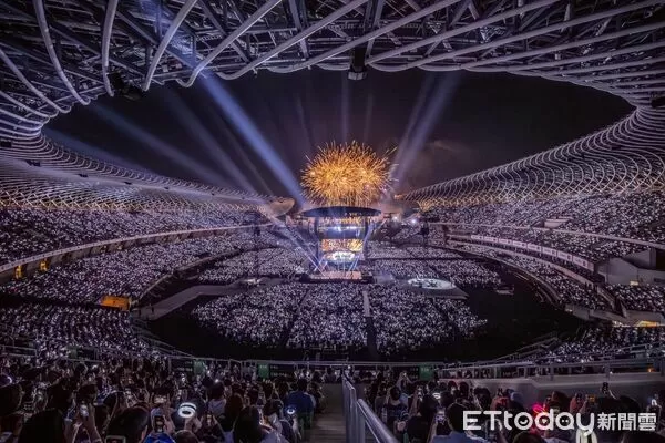 ▲▼TWICE高雄世運演唱會 。(圖/記者許宥孺翻攝)