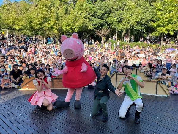 上千家庭擠爆「桃園HO幸福,親子派對」 何志偉:孩子不是父母一個人養,國家一起養(圖/資料照)