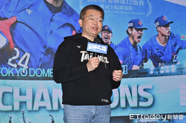 ▲▼中職會長蔡其昌出席12強紀錄片《冠軍之路》記者會。(圖/記者李毓康攝)