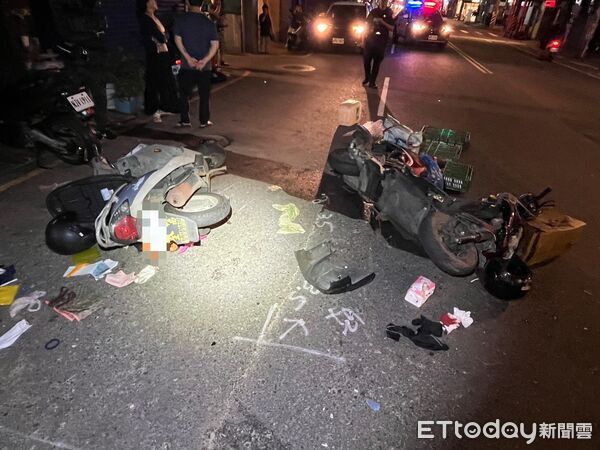 ▲▼監視器拍下朱男撞擊後往前翻了一圈後墜地,事故現場機車零件四散 。(圖/記者陳以昇翻攝)