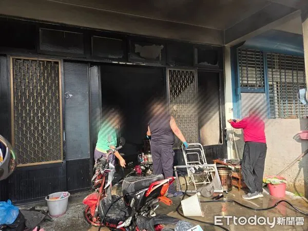 ▲苗栗縣頭份市一棟透天厝下午發生火警,一度傳出父子2人受困,父子幸運脫困,輕微嗆傷送醫。(圖/記者楊永盛翻攝)