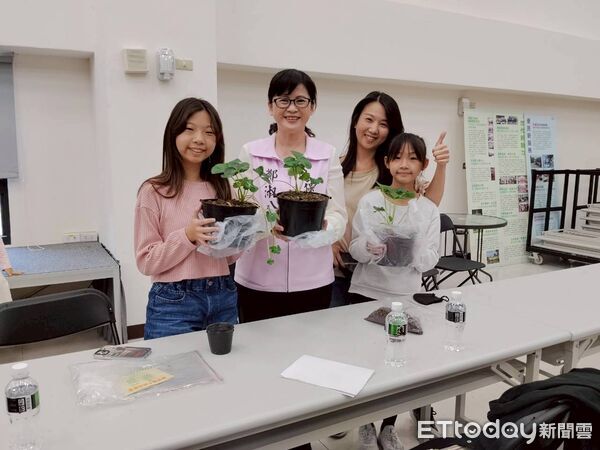 ▲▼ 太保市公所『魅』力學堂開課!草莓盆栽DIY食農教育從小扎根 。(圖/太保市公所提供)