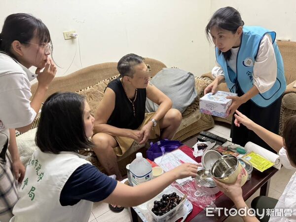 ▲▼ 身障外籍男積欠牌照稅存款遭扣生活困頓 嘉義分署與社福單位聯手關懷助渡難關 。(圖/行政執行署嘉義分署提供)