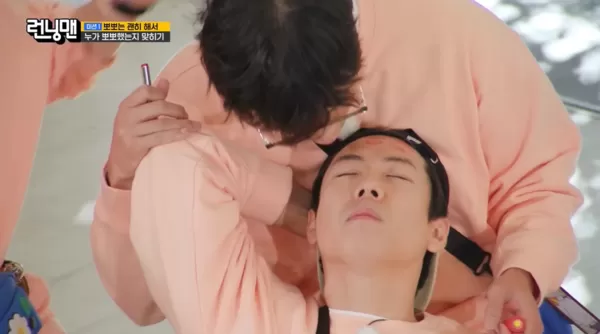 ▲▼《RM》梁世燦「要求安恩真親臉」挨轟性騷擾。(圖/翻攝自YouTube/SBS Entertainment)