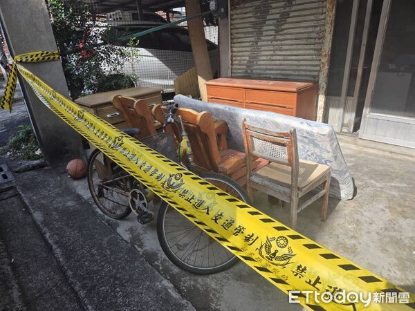 ▲老翁被發現倒臥血泊時,原以為是不慎跌倒,但其他傷勢不單純,警方懷疑為他殺。(圖/記者楊永盛翻攝)