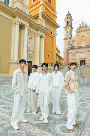 ▲▼男團FEniX遠赴南法拍攝新歌MV 。(圖/華納音樂提供)