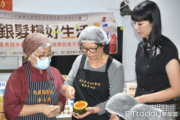 ▲台東專科主動下鄉推廣「吃出健康」。(圖/記者楊晨東翻攝)