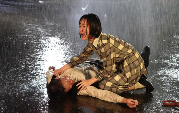 ▲何宜珊在《寶島西米樂 傳承》接受王盈凱求婚。(圖/台視提供)